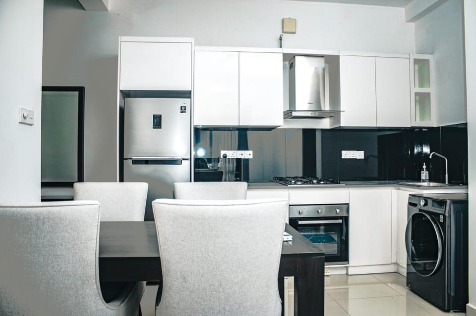 Kitchen or kitchenette, Dining area, minibar, pet friendly, stove, washing machine