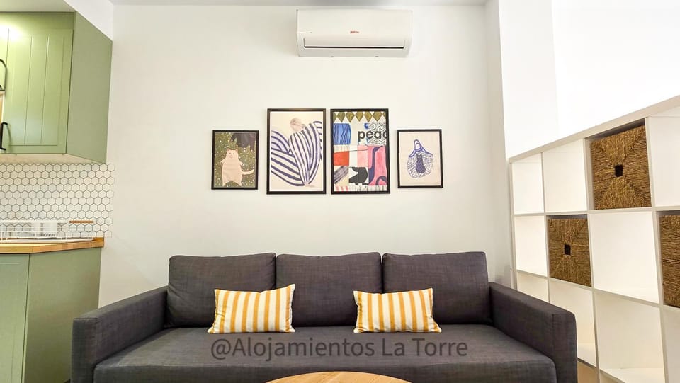 Living room, Seating area, air conditioner