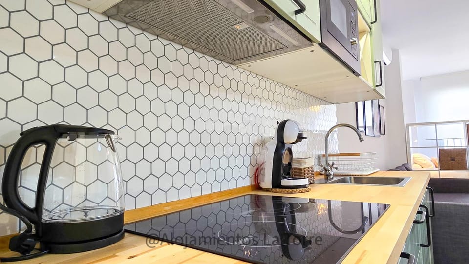 Coffee/tea facilities, Kitchen or kitchenette, hair dresser, minibar, toaster