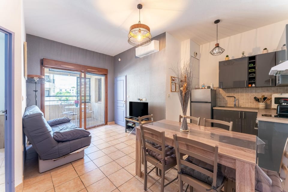 Property building, Living room