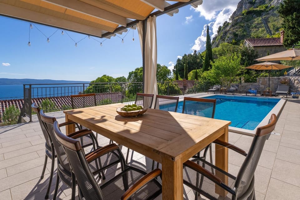 Seating area, Swimming pool