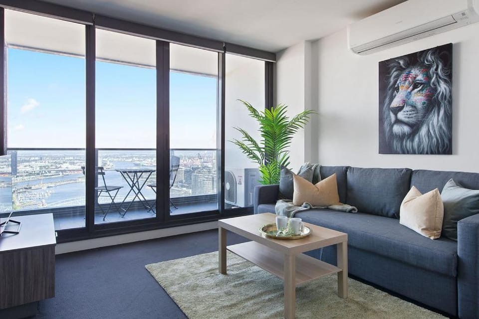 A Modern 2BR Apt with Harbour Views FREE Parking Apartment in Melbourne