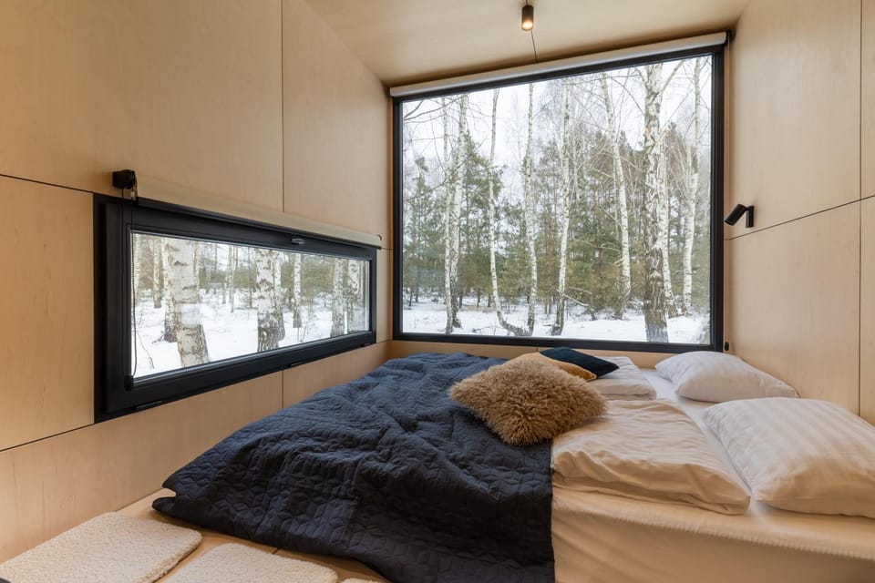 Bed, Natural landscape, Winter, Photo of the whole room, Bedroom, towels