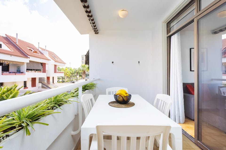 Home2Book Comfy Flat Las Americas, Pool & Terrace Apartment in Playa de las Americas
