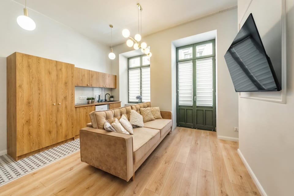 TV and multimedia, Kitchen or kitchenette, Living room, Seating area, Evening entertainment