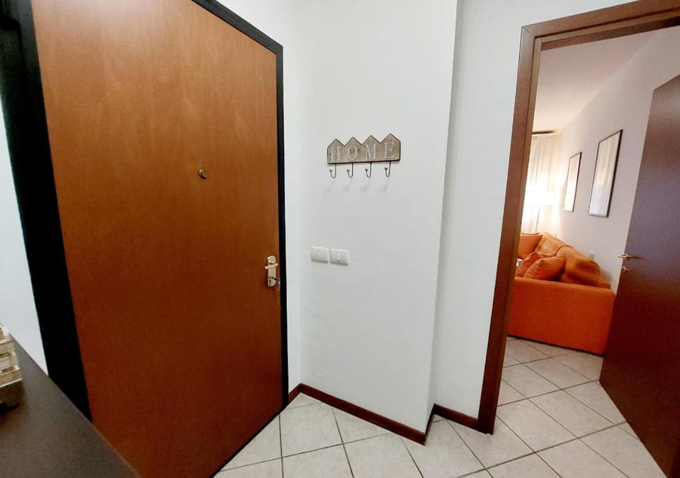 Monolocale-7 minuti da Bergamo, 10 minuti Milan Bergamo Airport Apartment in Bergamo