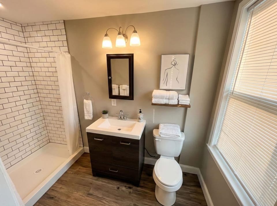 The loft at Park Place - 3rd floor walk up King and Queen beds fast WIFI and free coffee Apartment in Wilmington