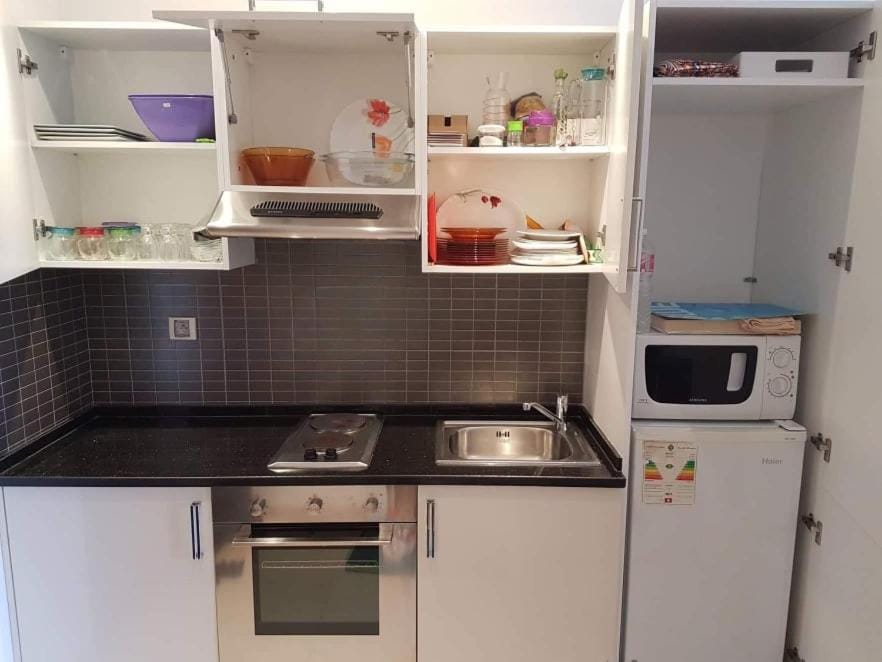 Kitchen or kitchenette