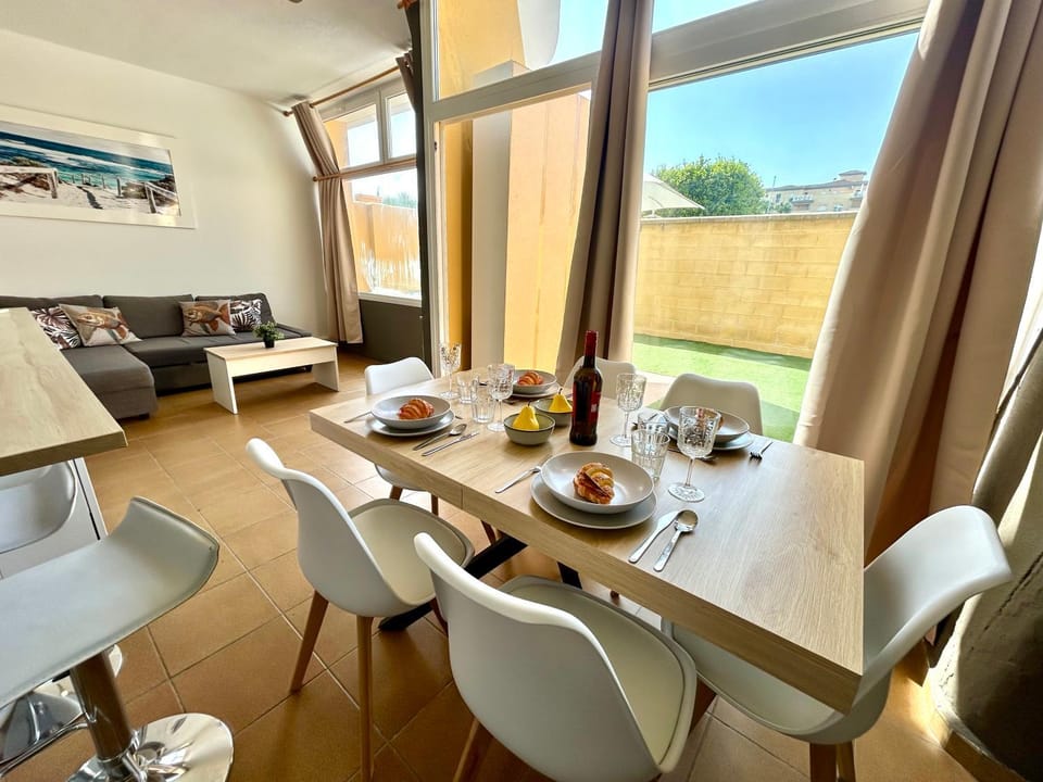 GATU SIROCO junto la playa, piscina, aire acc, terraza -Preferente mayores de 21 años y familias " Apartment in El Puerto de Santa María
