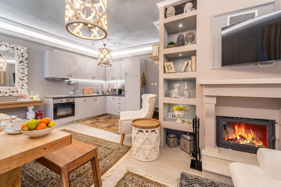 Seating area, flat iron, kitchen