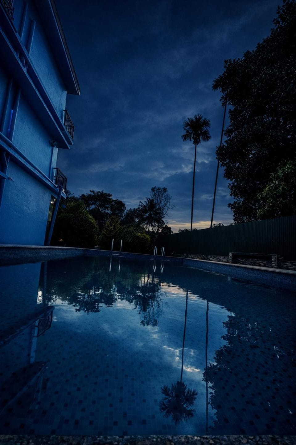 Swimming pool