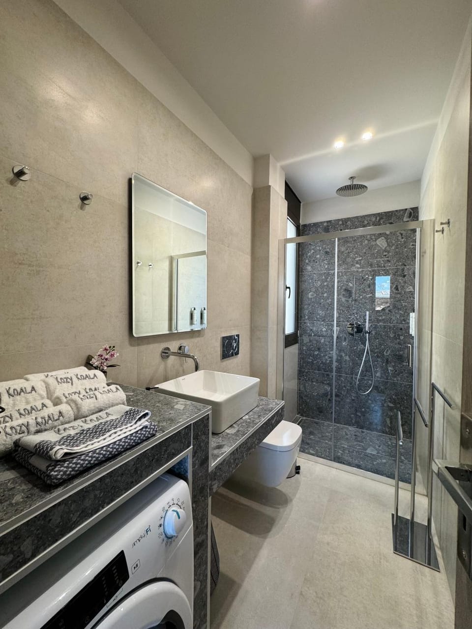 Shower, Bathroom, Bath, towels, washing machine