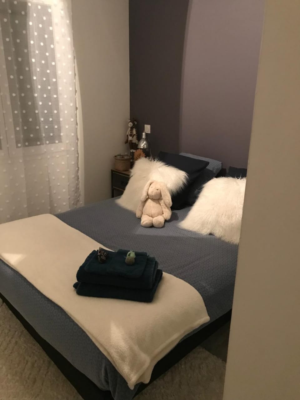 Bed, Photo of the whole room, Bedroom, towels