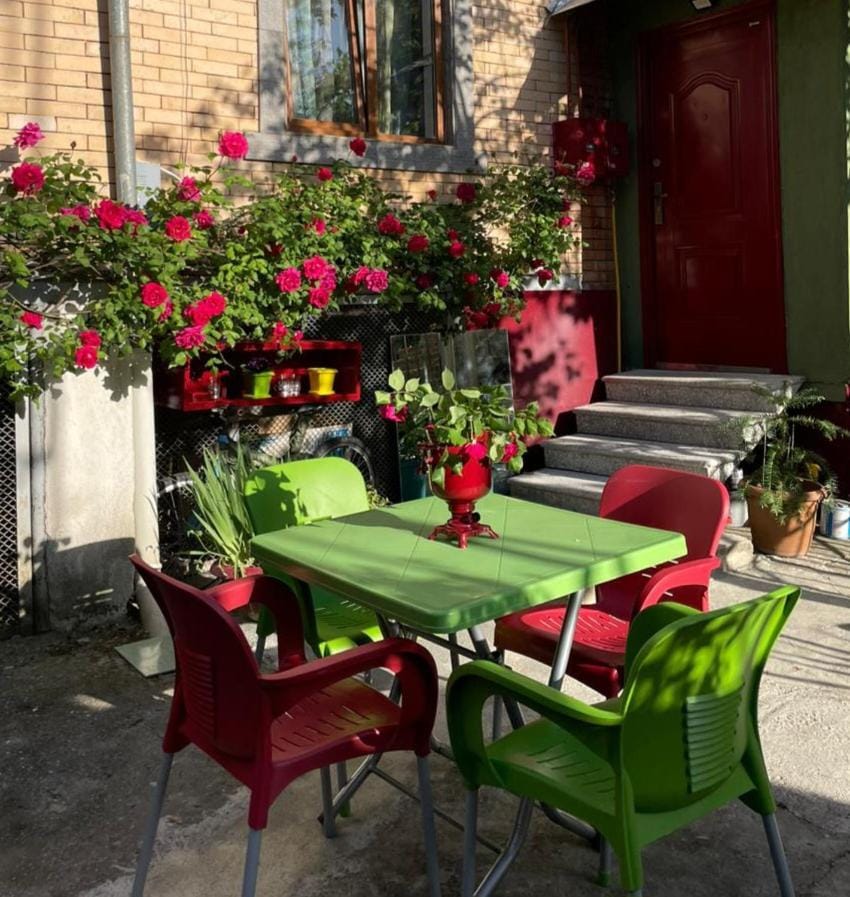 Garden, Dining area