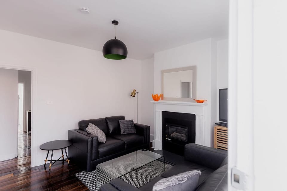 'Fifteen=' - Heritage Terrace in Battery Point House in Hobart