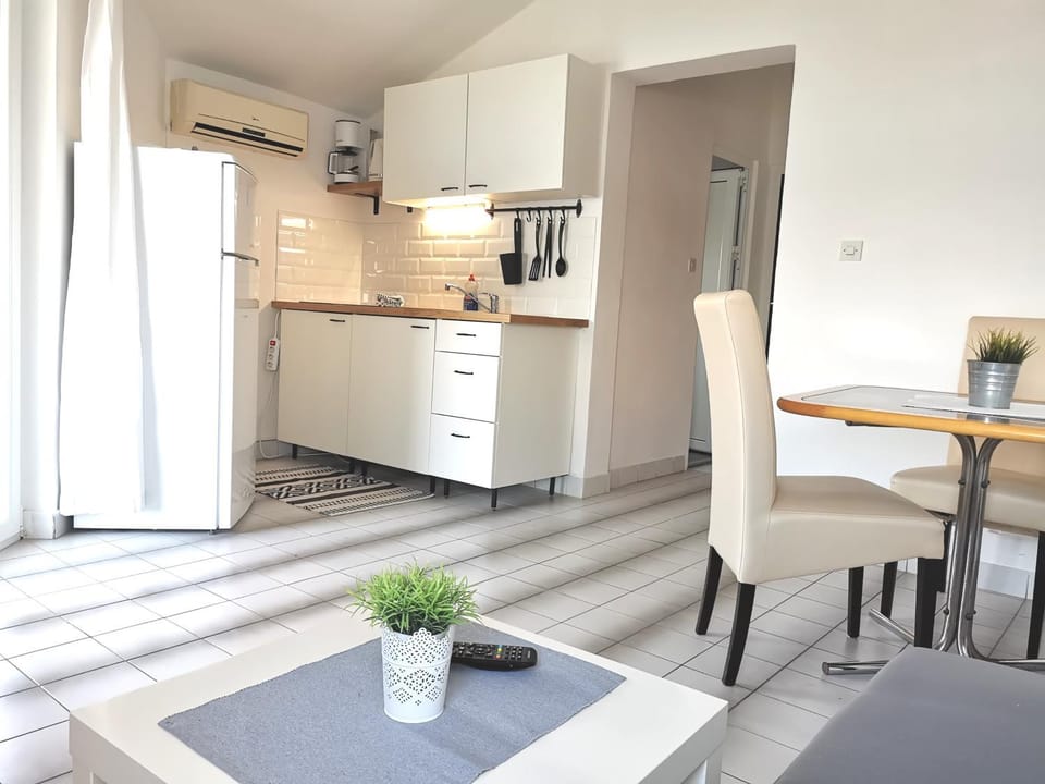 Apartment by the sea A3 Apartment in Murter