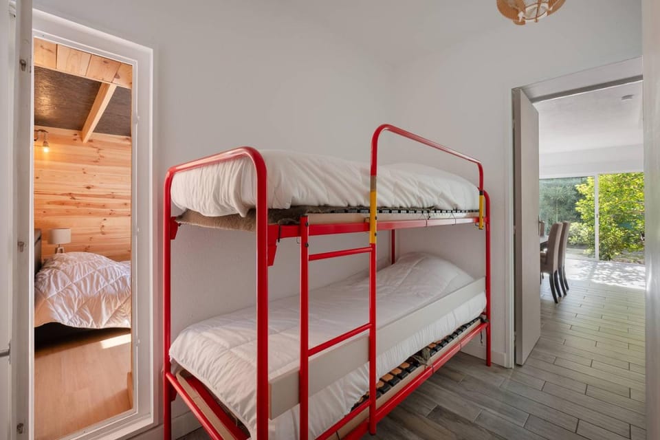AS24411 - Studio cabine + chalet avec jardin et parking Cabin in Le Grau-du-Roi
