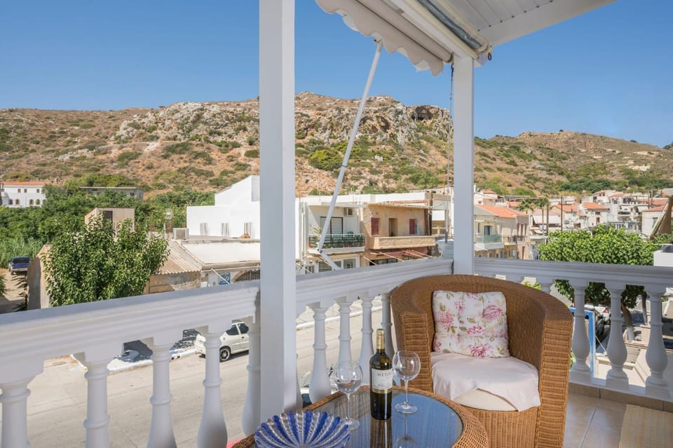 Natural landscape, View (from property/room), Balcony/Terrace, Balcony/Terrace, Seating area, Mountain view
