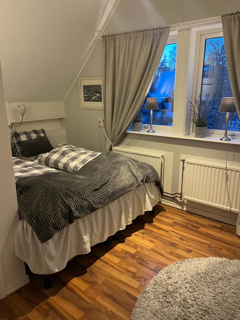 Eget hus i Tyresö Trollbäcken, kanoter ingår. House in Stockholm County
