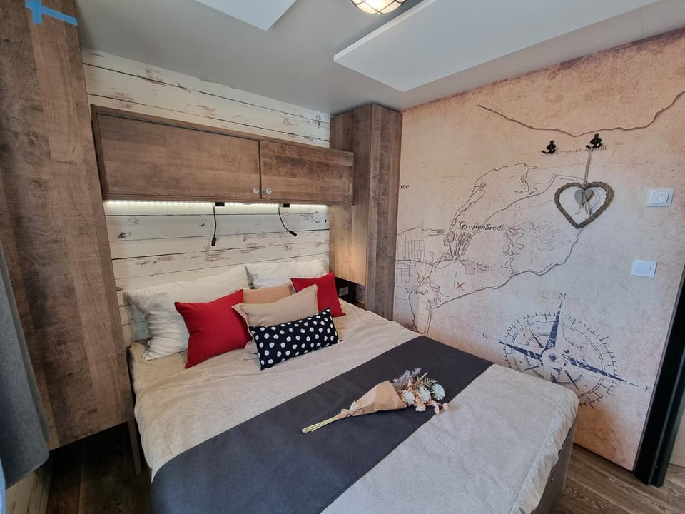 Living room, Bedroom