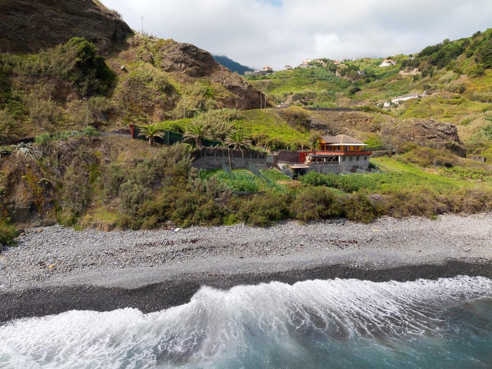 Nearby landmark, Day, Natural landscape, River view