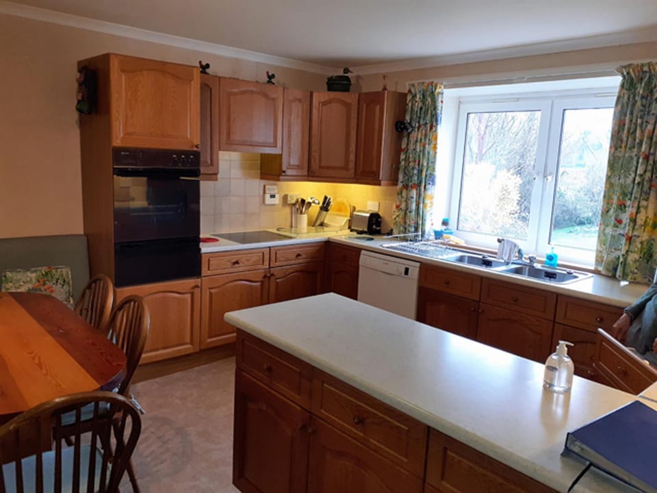 Coffee/tea facilities, Kitchen or kitchenette, Seating area, Dining area, dishwasher, oven, pet friendly, stove, toaster, kitchen