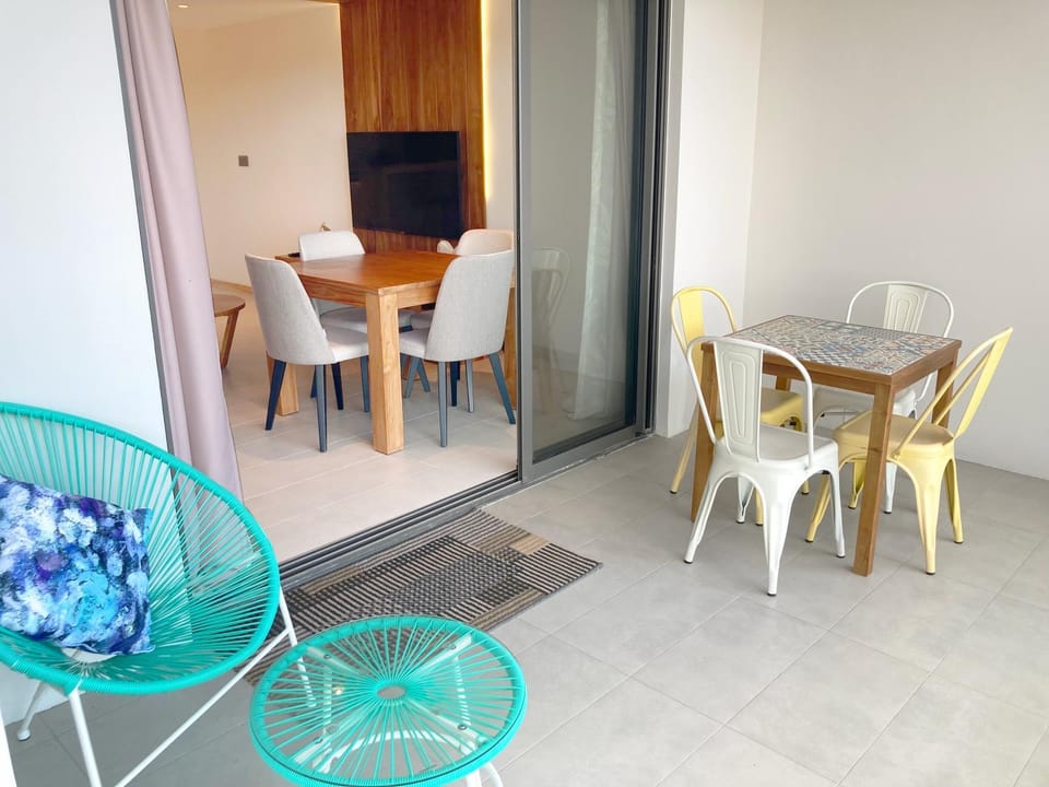 Communal lounge/ TV room, TV and multimedia, Balcony/Terrace, Dining area