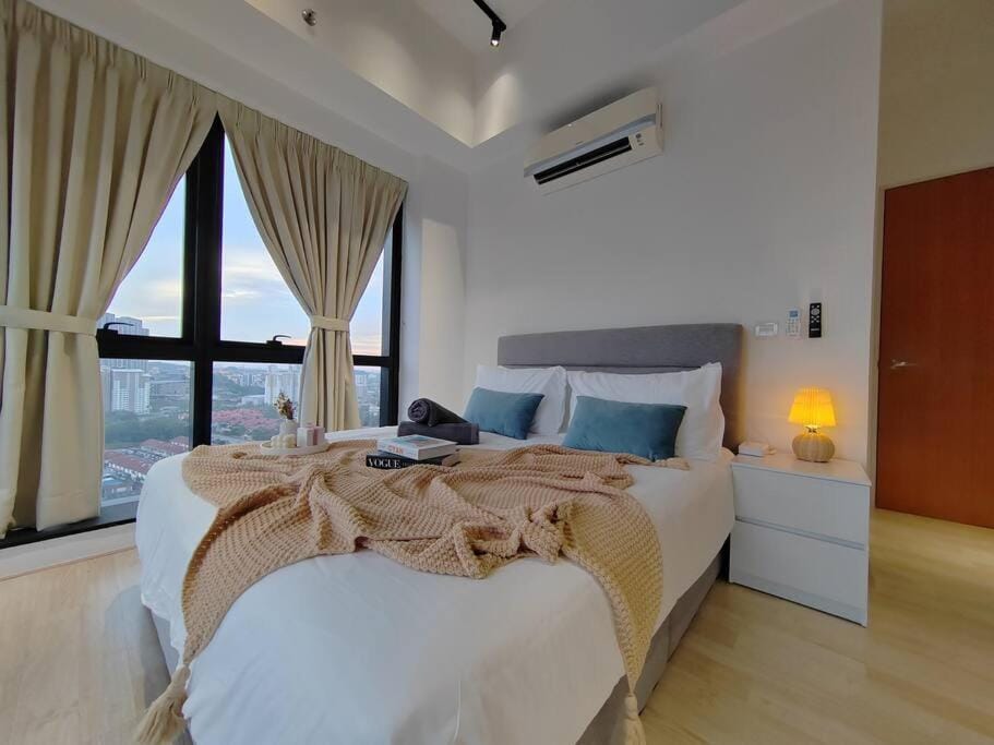 Bed, Bedroom, fireplace, towels, air conditioner