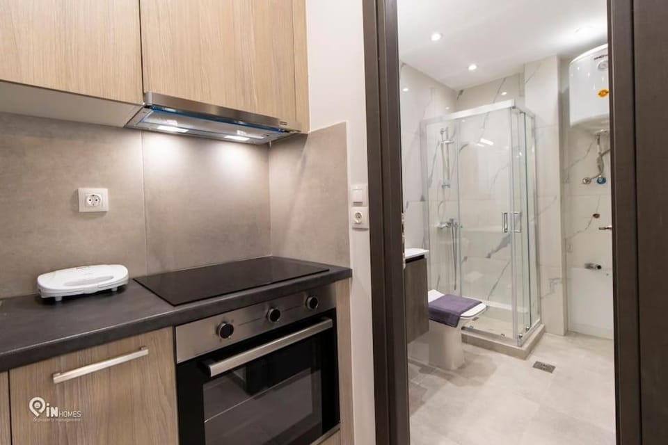 Shower, Bathroom, Kitchen or kitchenette