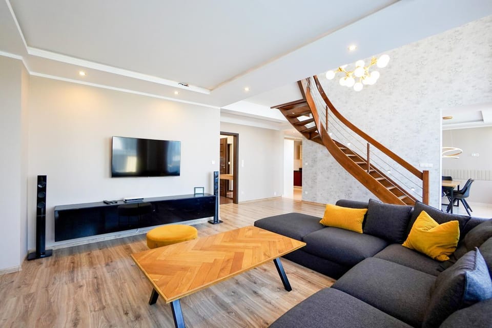 Communal lounge/ TV room, TV and multimedia, Living room, Seating area