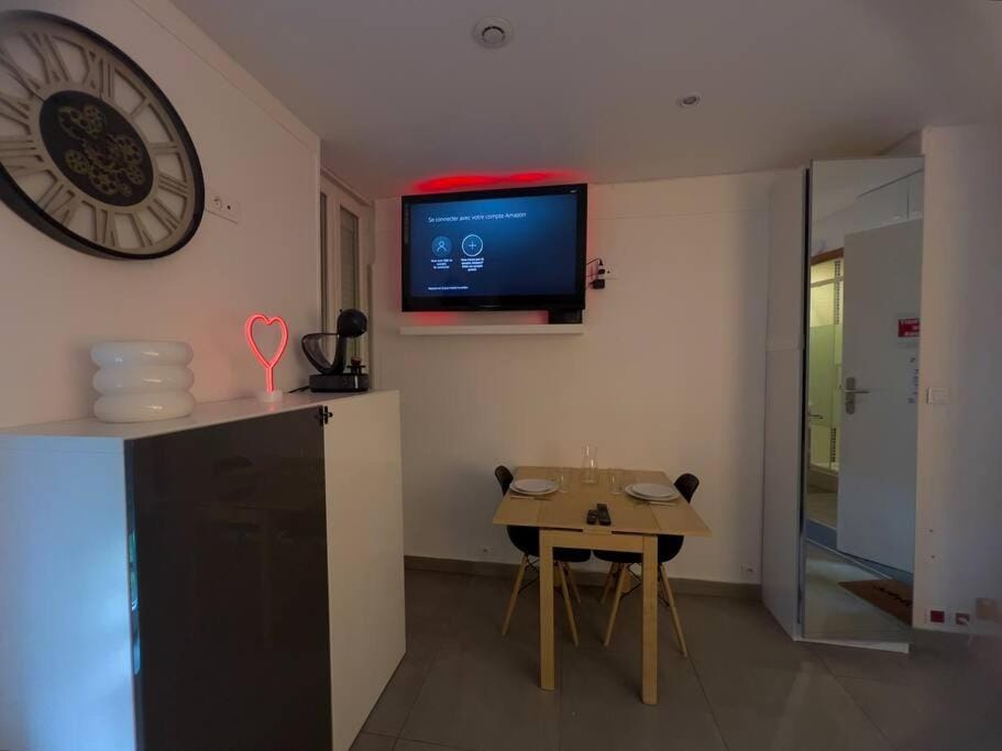 Le Néon Dijonnais Apartment in Dijon