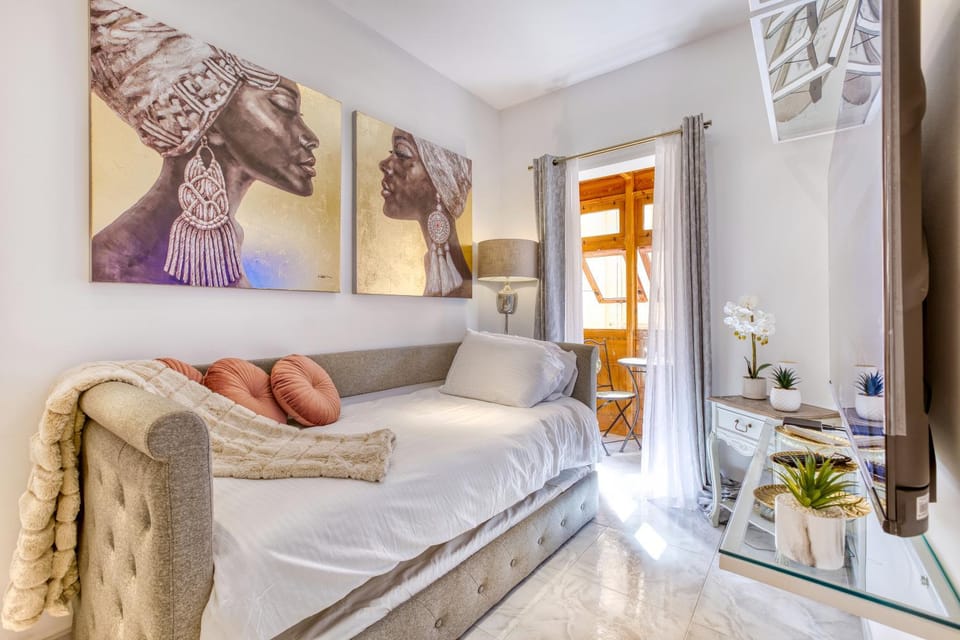 Bed, Living room, Seating area