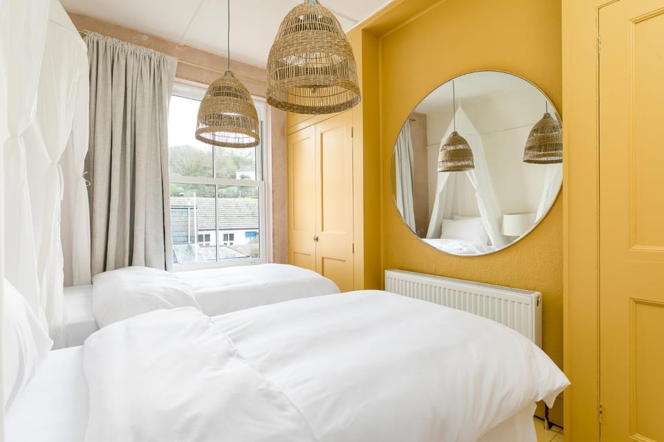View (from property/room), Photo of the whole room, Decorative detail, Decorative detail, Bedroom, Guests, Garden view, children, young children, older children, cot, towels, wardrobe