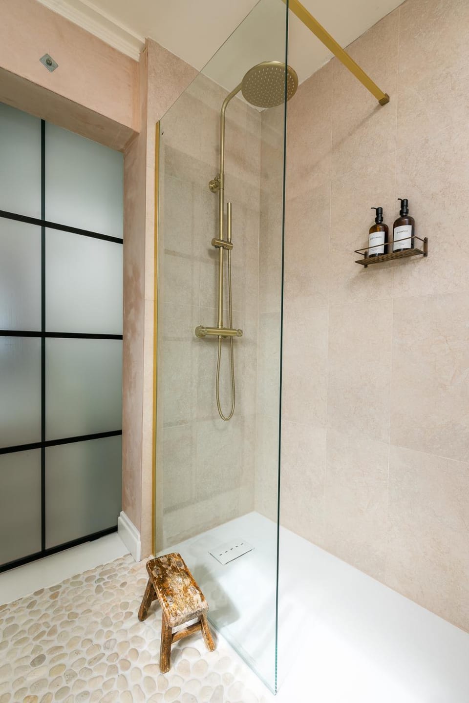Shower, Bathroom, Decorative detail, Family