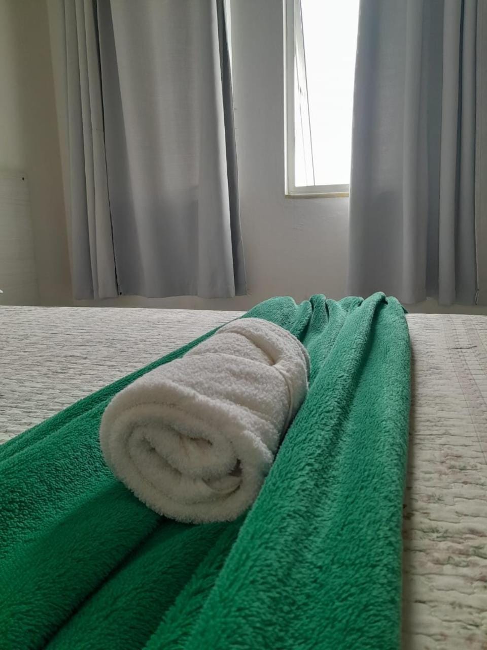 Bed, Bedroom, towels