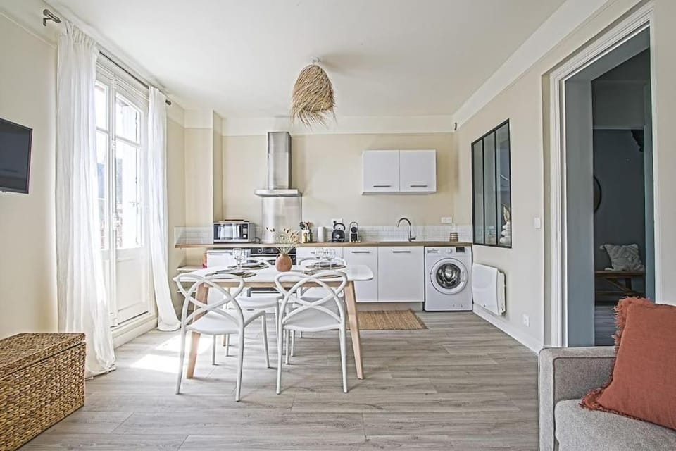 LE PETIT MORNY. Apt rénové lumineux et central Apartment in Deauville