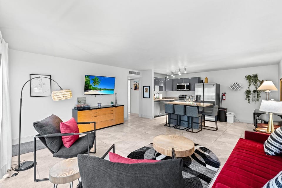 Communal lounge/ TV room, TV and multimedia, Kitchen or kitchenette, Living room, Seating area, Dining area, Evening entertainment, minibar, pet friendly