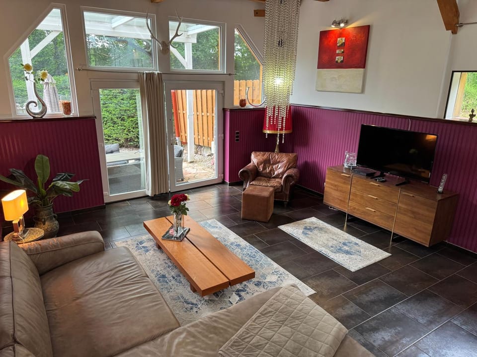 Chalet Stahl - Ferienhaus mit Pool House in Freiburg