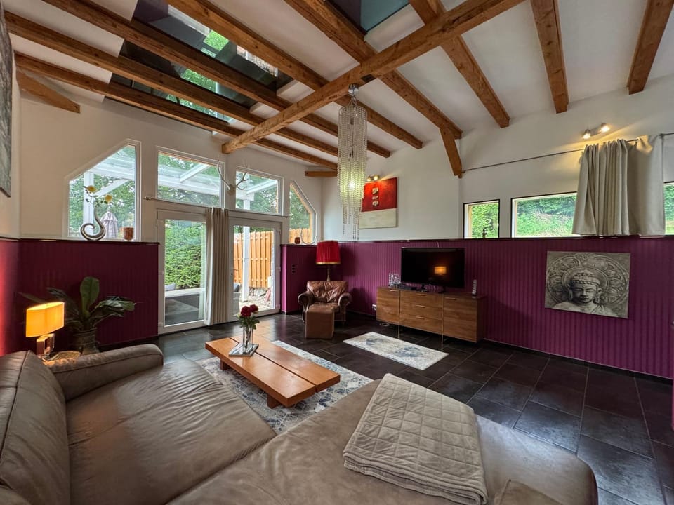 Chalet Stahl - Ferienhaus mit Pool House in Freiburg
