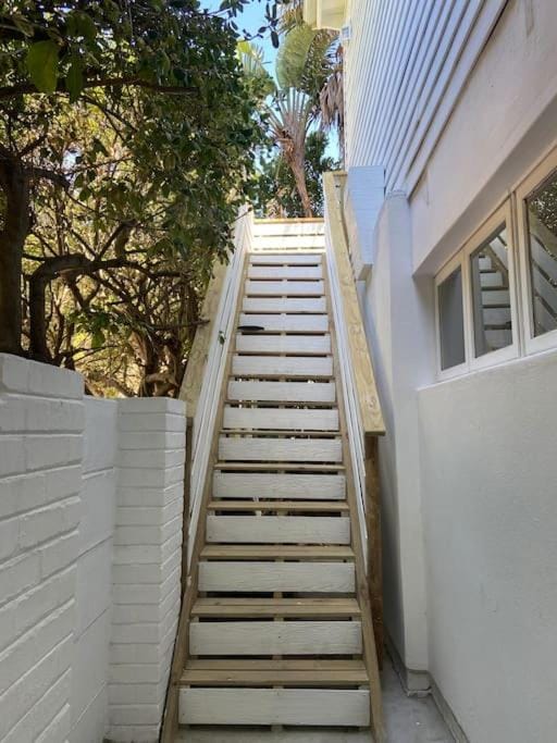 Tree House by the Ocean Apartment in Cape Town