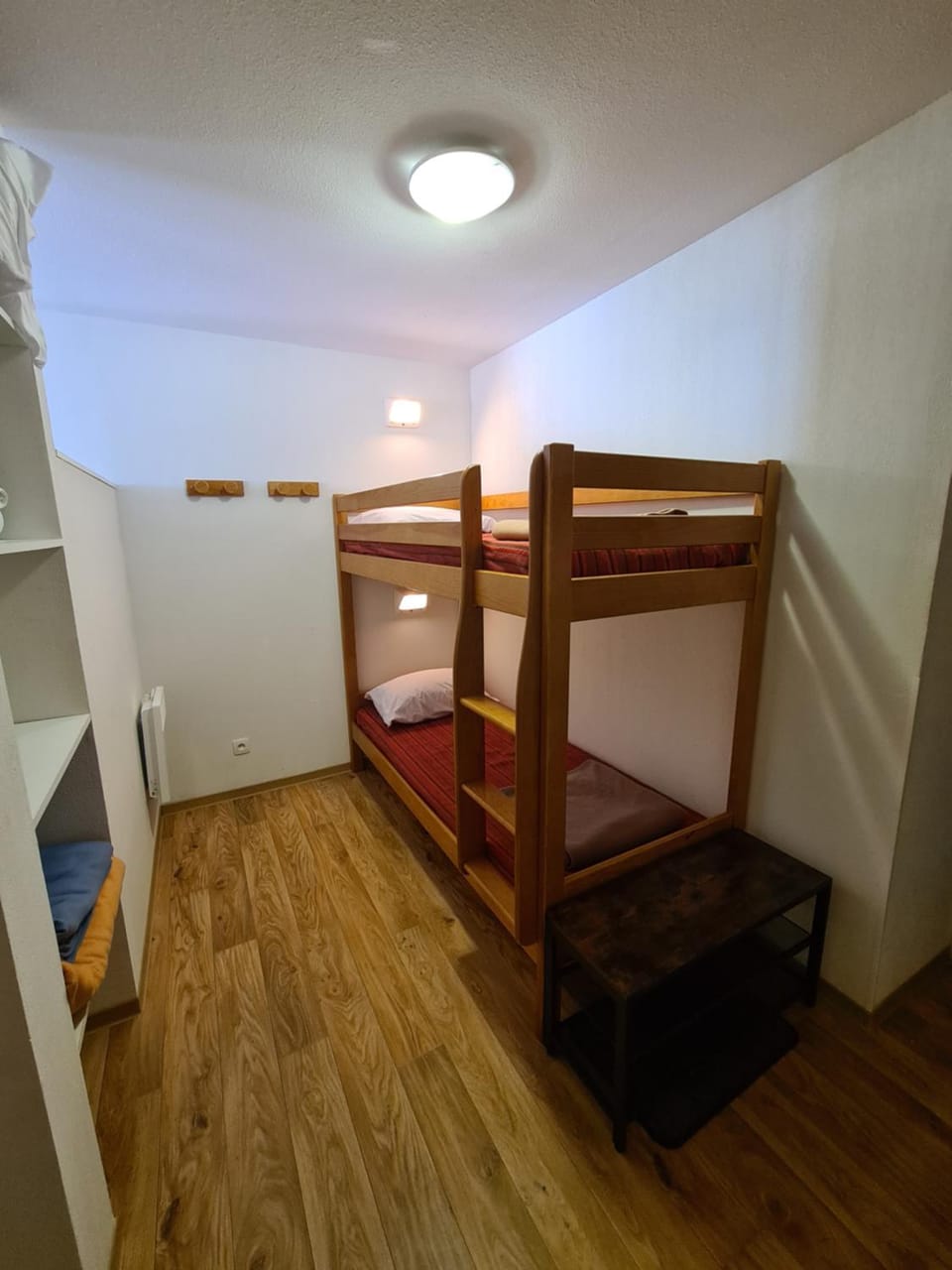 Bedroom, bunk bed