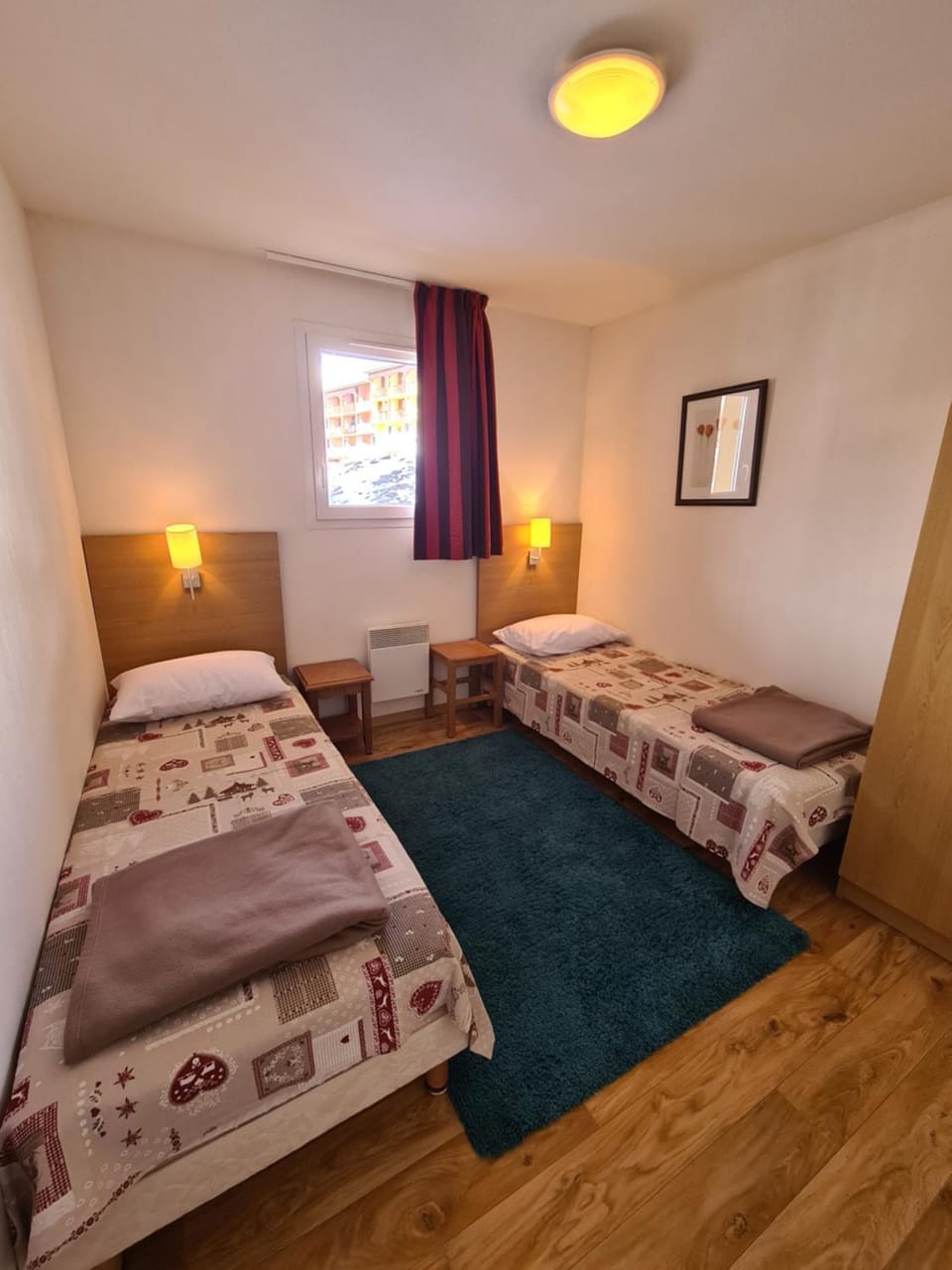 Bed, Photo of the whole room