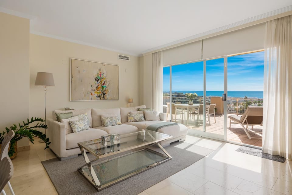 Day, Natural landscape, View (from property/room), Balcony/Terrace, Living room, Dining area, Sea view