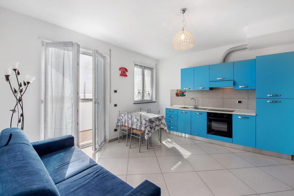 Property building, Kitchen or kitchenette, Living room