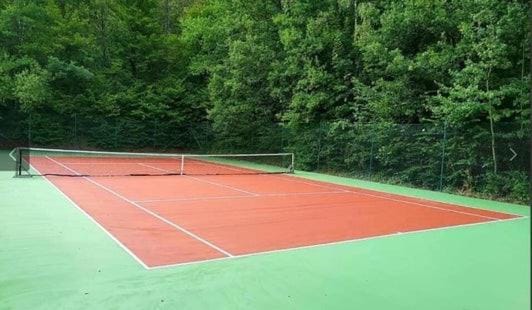 Tennis court