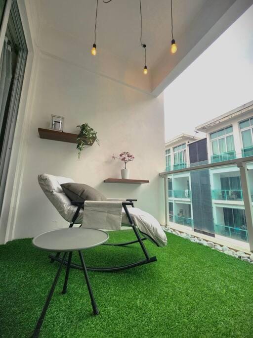 Patio, Balcony/Terrace, Seating area