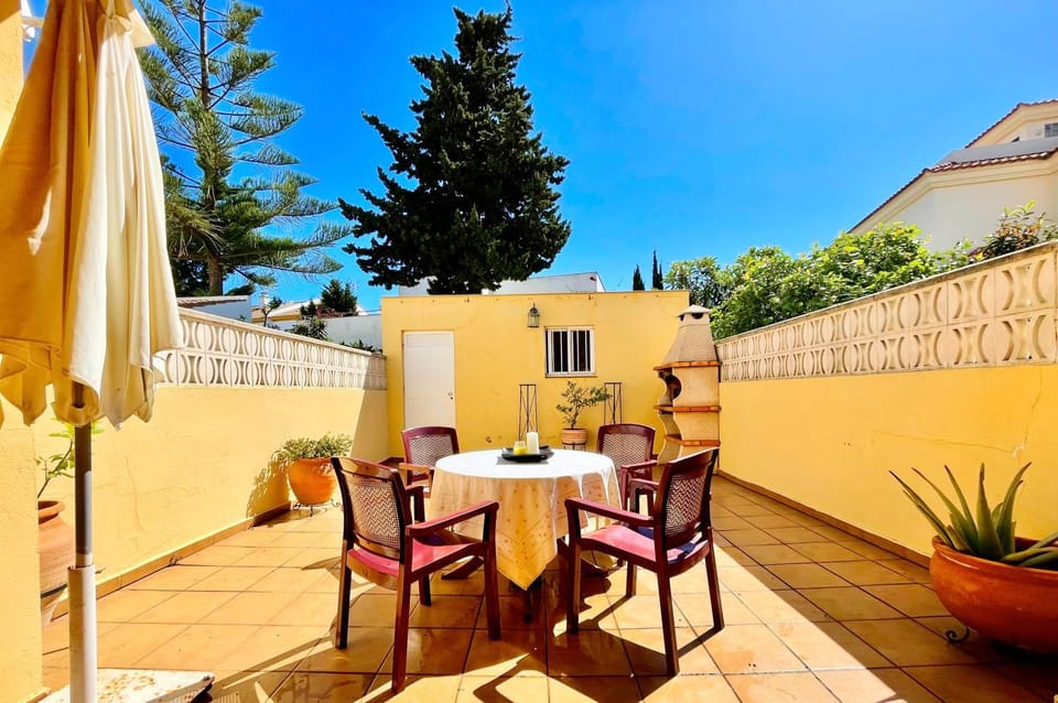 Patio, Dining area