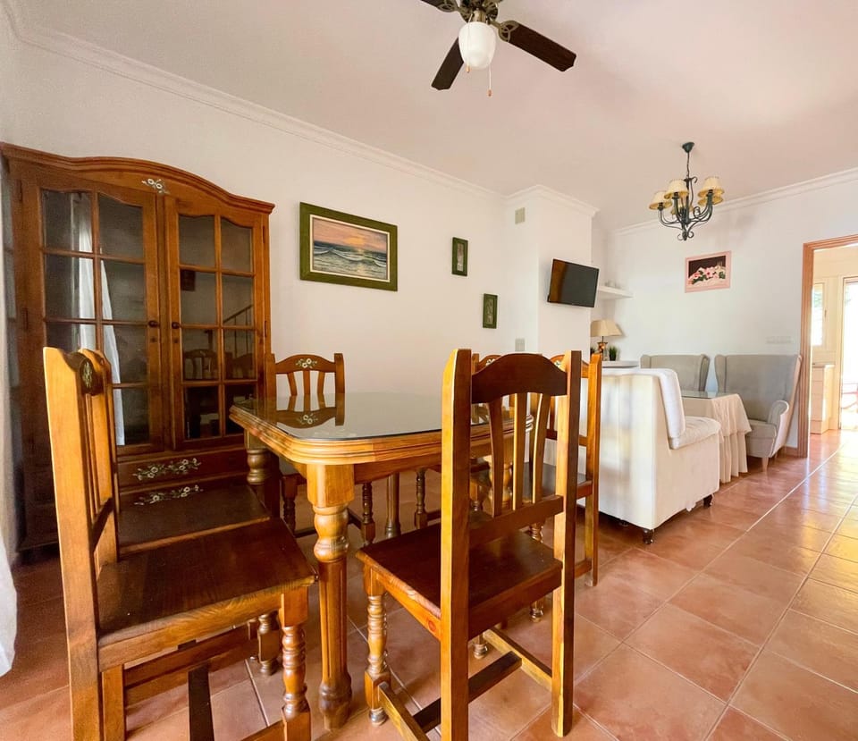 Living room, Dining area, fireplace