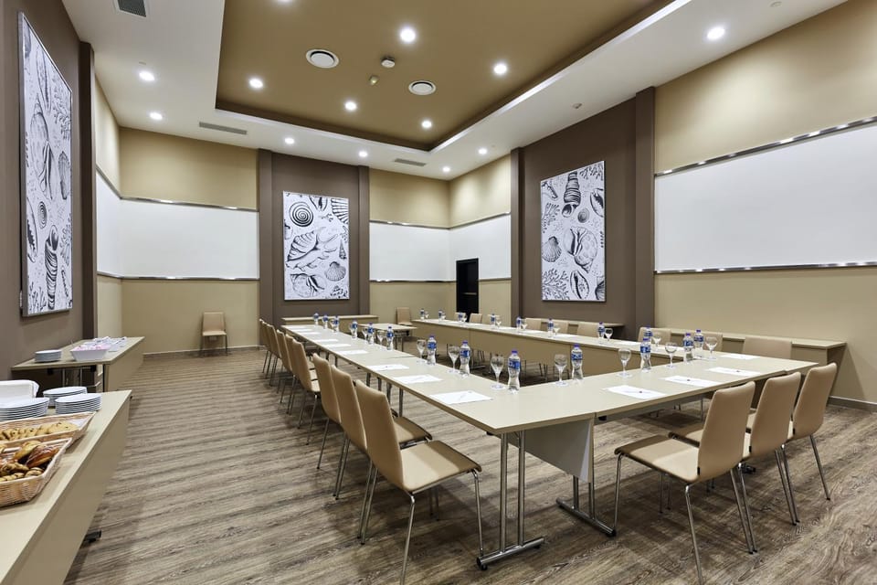 Meeting/conference room