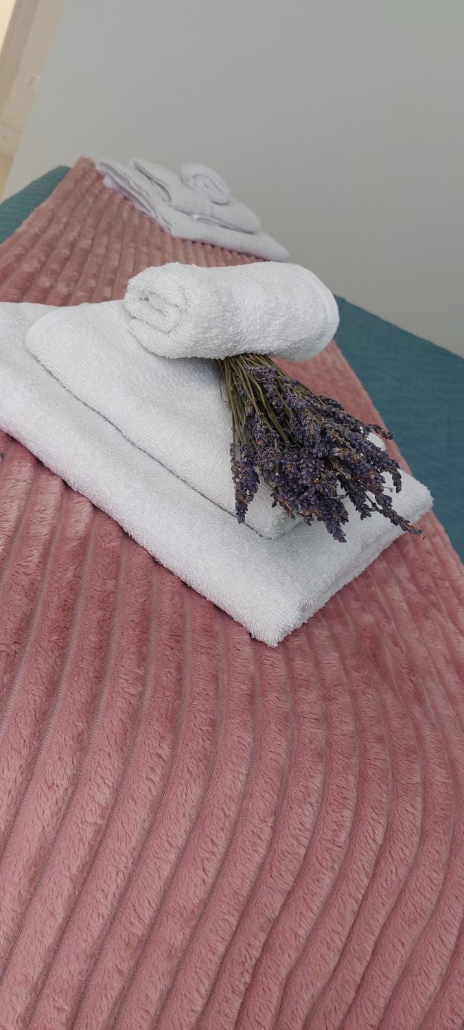 Bedroom, towels